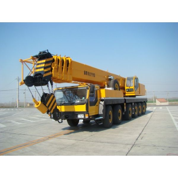Large 110 Ton Lifting Capability Mobile Truck Mounted Crane 5 Section Boom
