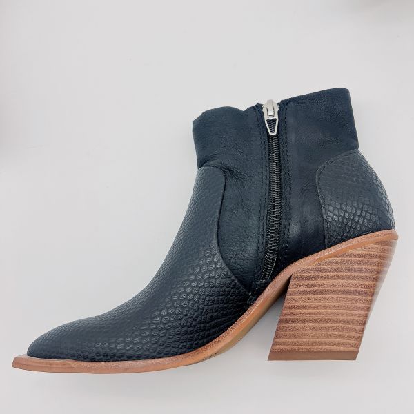 Brown Womens Leather Dress Boots ODM / OEM With Two Tone Finish
