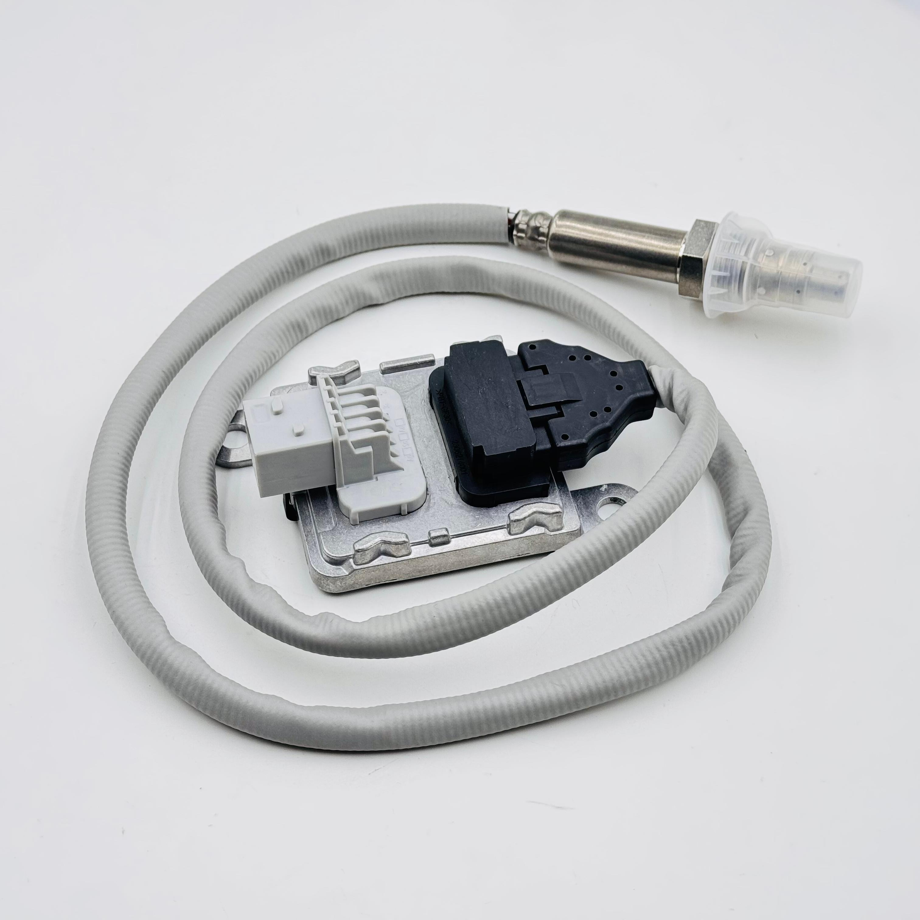 EA0101538128 A0101538128 5WK97403 Nox Sensor For Mercedes-Benz Detroit DD15 DD13