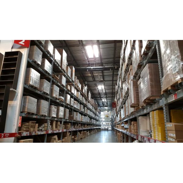 Space Saving LED Tri Proof Light Ideal For Commercial And Industrial Settings