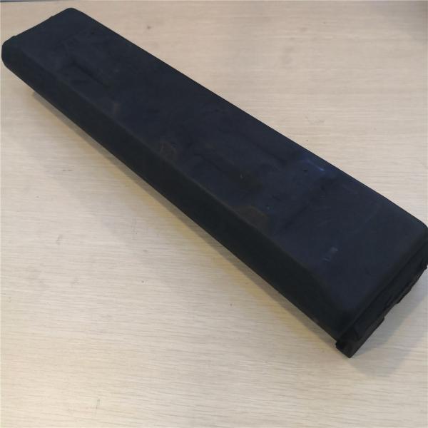 Grampo de aço de borracha preto em almofadas da trilha de Roadliner para máquinas escavadoras
