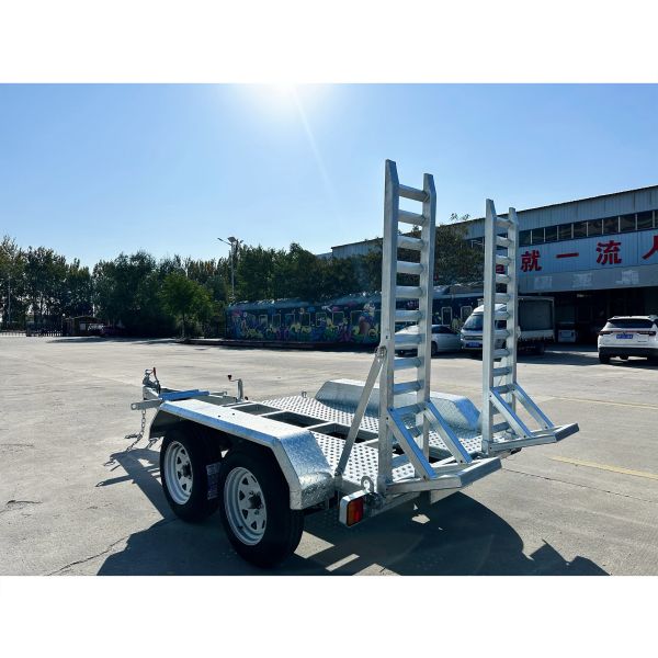 Remorques pour mini-pelles de 1 à 3 tonnes - Remorque porte-engins argentée à essieu tandem