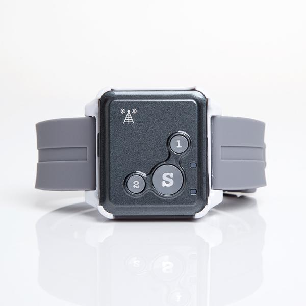 smallest micro GSM tracker & SOS communicator call for personal/kids RF-V18