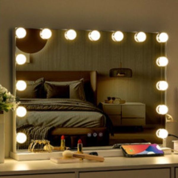Compact Led Hollywood 10x Vanity Mirror Plexiglass Material