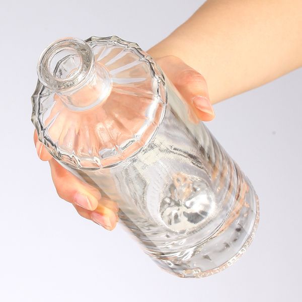 Базовый материал Стеклянный пробковый уплотнитель 200 мл 375 мл 500 мл Прозрачная бутылка для джина текила ром