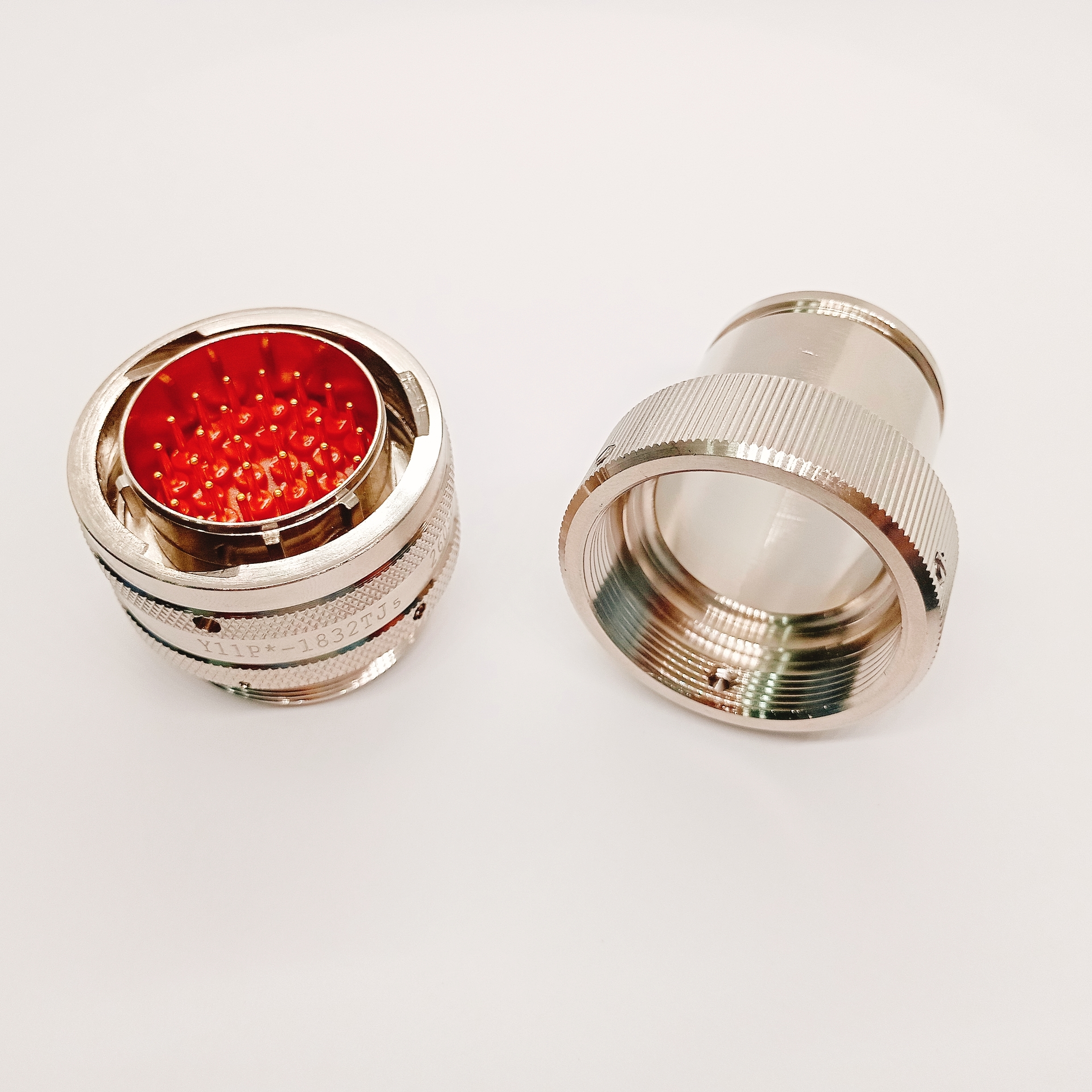 Y11P*II-1419TK5 19 Pin Male Plug Circular Connector with 1500V Withstand Voltage and Bayonet Locking for Aerospace Applications