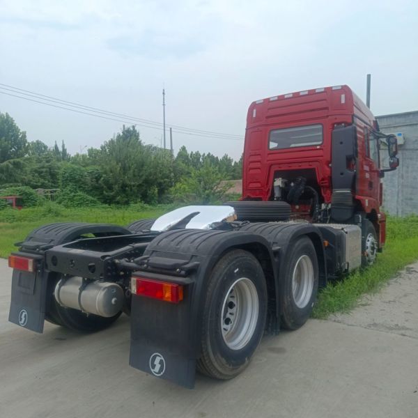 Shaanxi Automobile Delong 6X4 Diesel Tractor Truck Sales for Towing Semi Trailer Needs