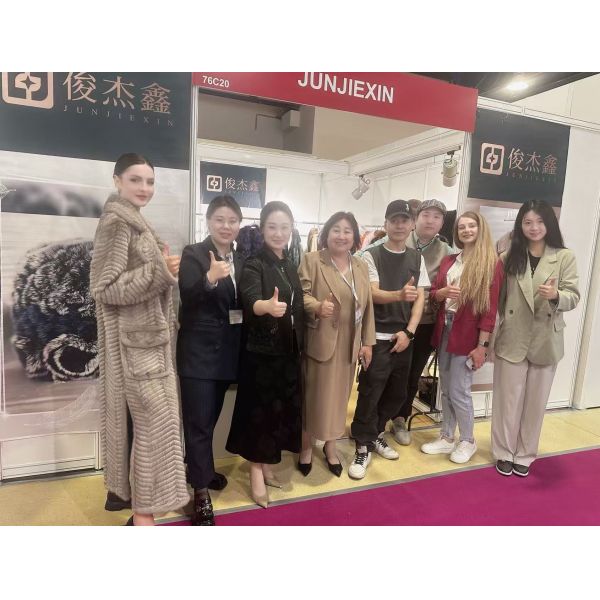 Yangyuan County Hongjun Fur Co., Ltd.