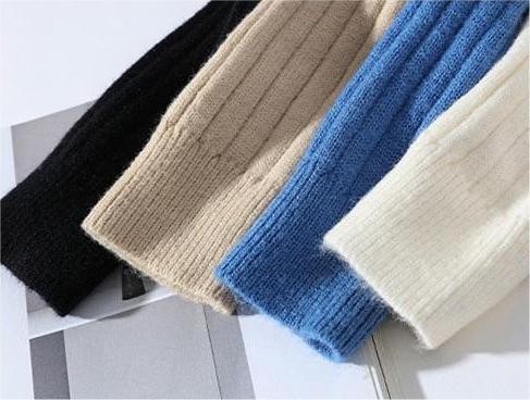 Men's Crew Neck Sweater Knitted with Thick Fabric and Patchwork Pattern in Winter