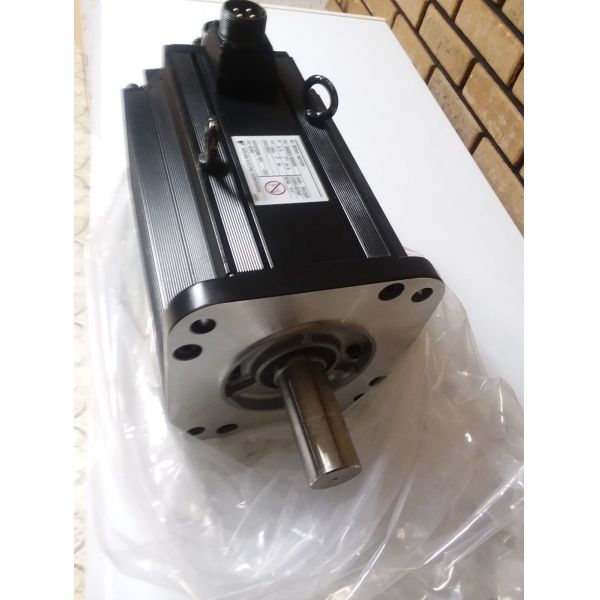 USAGED-30A22S YASKAWA  Servo Drive Original New AC Servo Motor 2.9KW 26A W