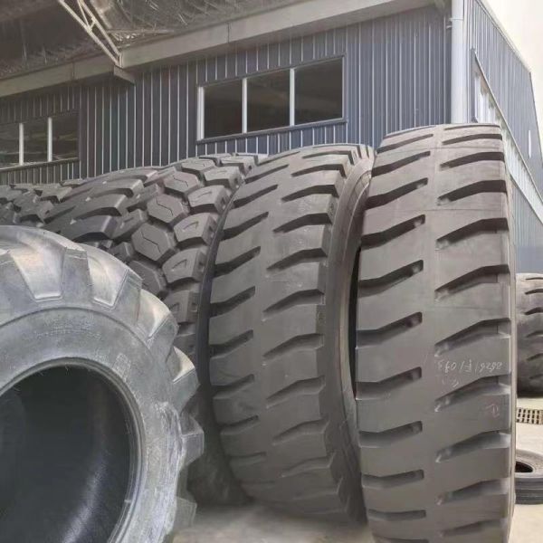 La construction solide sans chambre OTR de chambre à air d'E4 E5 fatigue 2700R49