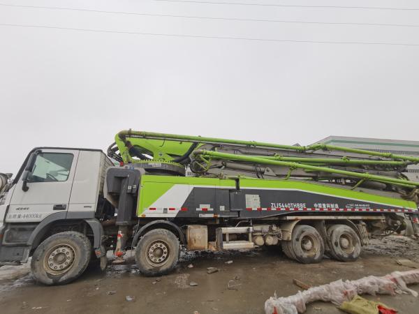 Zoomlion 63m Camion à pompe directement utilisé pour le béton prêt-à-mélanger et le béton semi-sec
