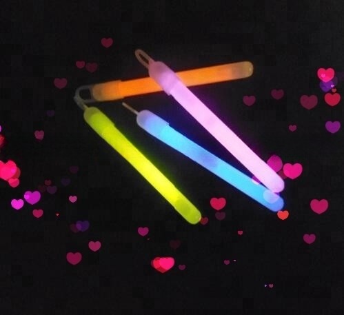 PE/plastic Halloween Party Favor 4 Inch Chemical Glow Stick for Festival Decoration