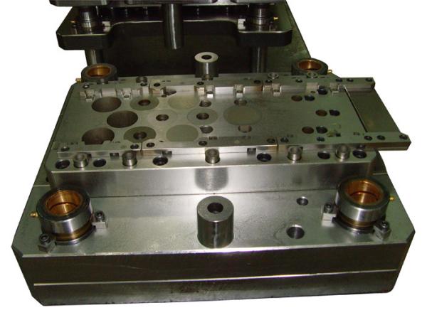 Washer / Gasket Progressive Sheet Metal Dies , Stamped Steel Parts Bottom Section Assembly