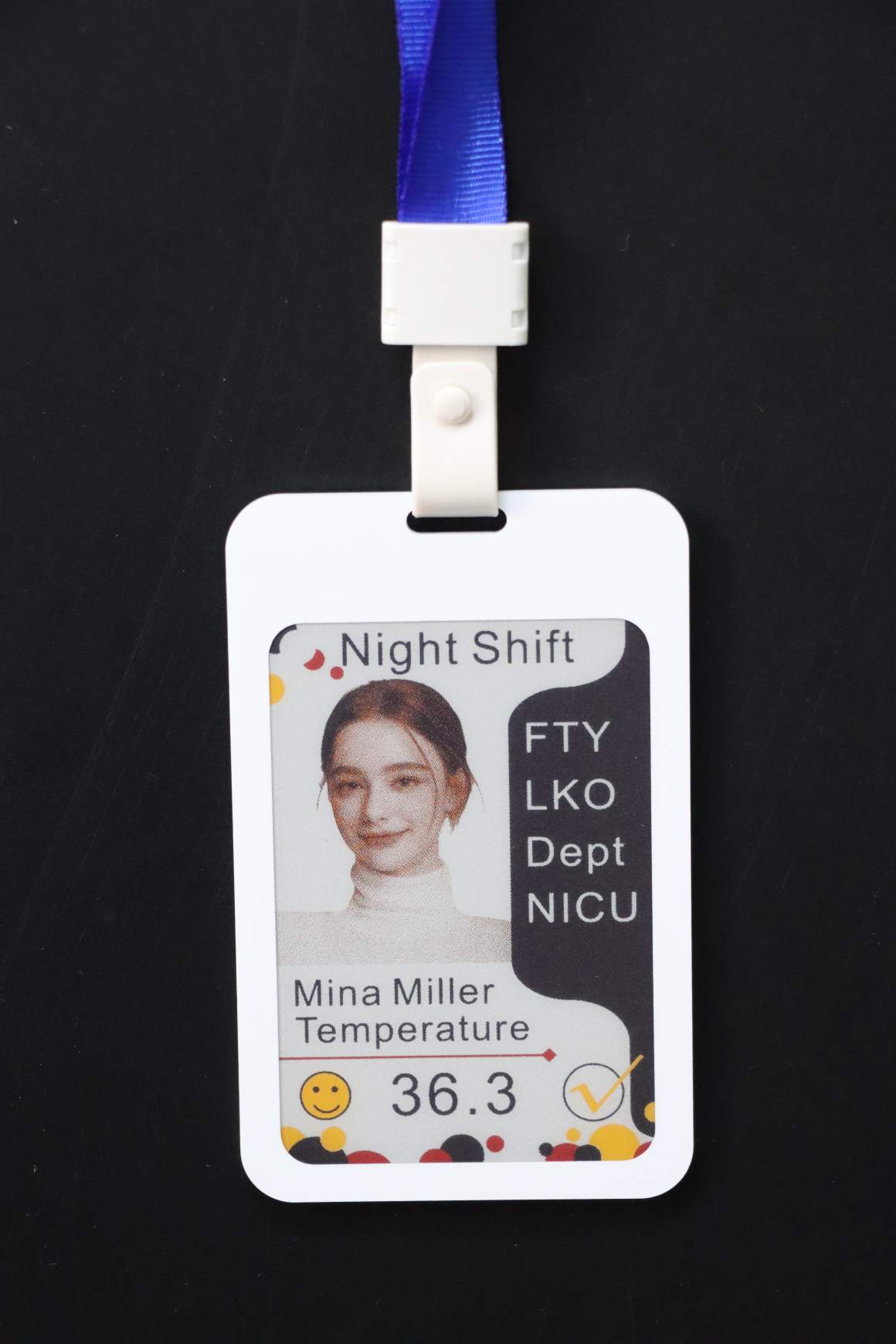 4 Inch 528×768 Dot Matrix E-Ink Badge  BLE NFC Wireless Charge