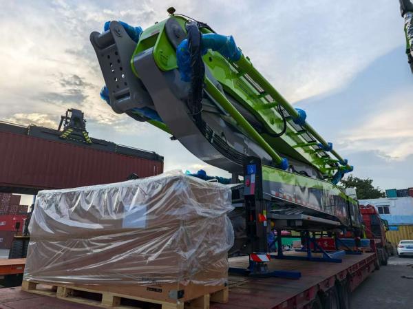 ZOOMLION K56X-6RZ コンクリートポンプトラック 56m ブーム 180m3/h出力
