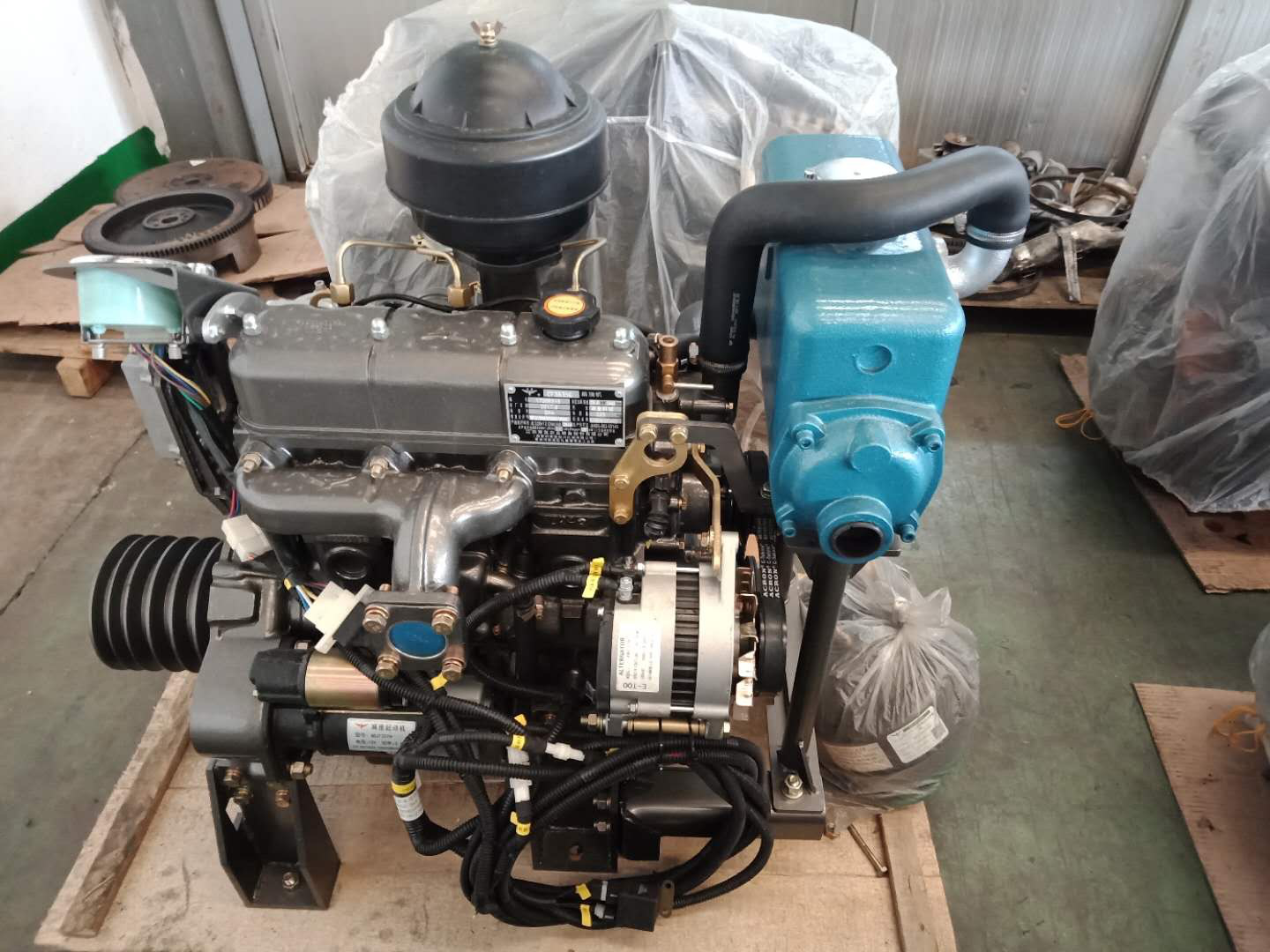 35HP 4*4 Wheel Drive 11L Palm Oil Harvesting Tractor with 4*2 Rear Drive Transmission