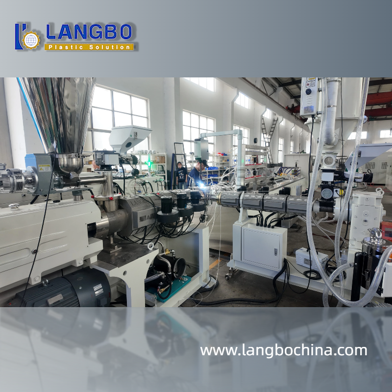 Complete PVC Profile Extrusion Line with Twin Screw Design and 600KG/H Max Capacity for Precise Cooling Management