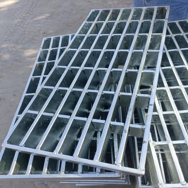 Passagem industrial barra não tratada fechado galvanizada da imprensa de aço da raspagem