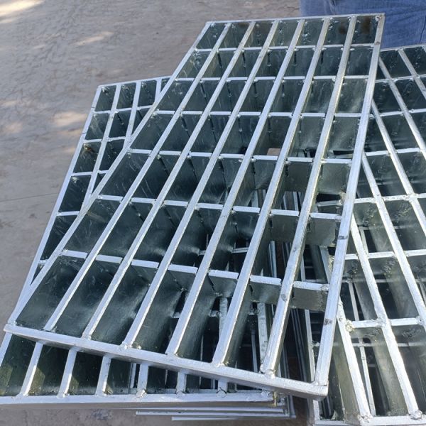Park Carbon Steel Strip Hot Dip Galvanized Grating Gutter Cover