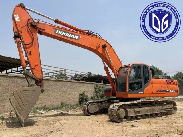 Экономия времени и труда DX300LC 30t использованный экскаватор Doosan с высокой прочностью