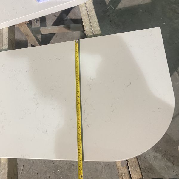 Устойчивый к пятнам Калаката Дорада кварцевый каменный столешница для кухонного шкафа