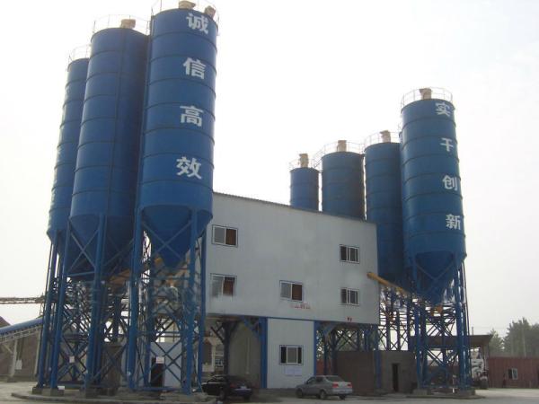 Maquinaria de construção de estradas de tratamento por lotes concreta móvel da planta de HZS180 205KW 180m3/H