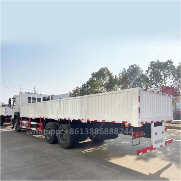 Export HOWO  6 * 4  Cargo Transporter        Delivery Truck