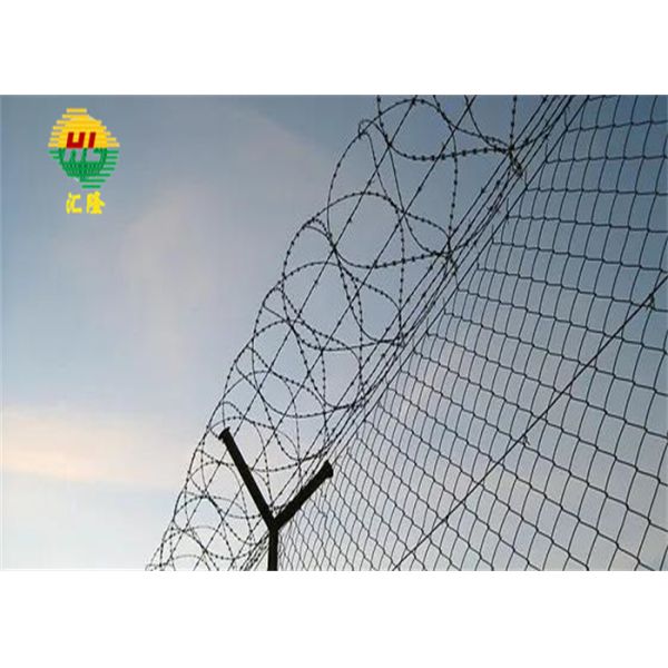 PVC покрыл звено цепи провода ограждая для сада или земли травы столбом y