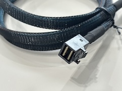 Mini SAS HD SFF-8643 to SFF-8643 High-Speed Cable Connector Assembly 1m | Internal Server Storage Signal & Power Wire Harness