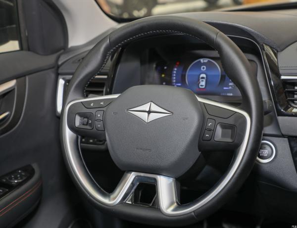 Fast And Affordable Gasoline SUV BAIC X5 Five Doors Five/Seven Seats 156 Horsepower
