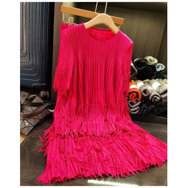 Women's High-End Casual Two-Piece Short-Sleeved Tops and Pleated Tassel Skirts Solid Pattern New Summer Fashion Suit