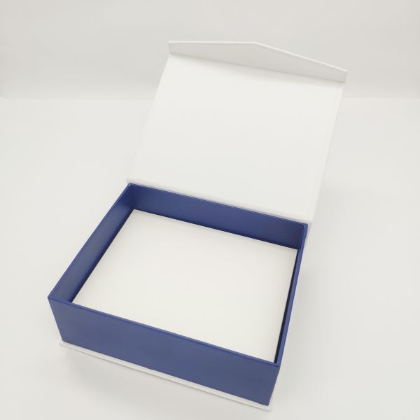 Magnetic Closed Cardboard Classic Gift Box Luxury Packaging Boxes