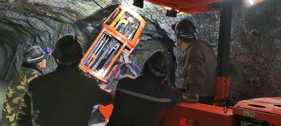 KDM12A-1BCDL Téléscope Jumbo Anchor Rod Pour boulons de 1800 mm 32.6kw Puissance totale