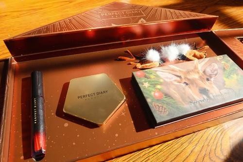 FDA A5 32 Open Christmas Gift Box Packaging