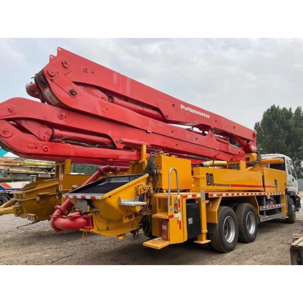 2009 Putzmeister 38 Truck Concrete Pump Vibrating Amplitude 2.6mm 33000kgs for Benefit