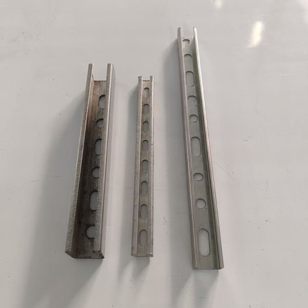 Structural Steel Galvanized C Purlin 20ｘ10 C Channel Steel 275 Lb Wire Break Strength
