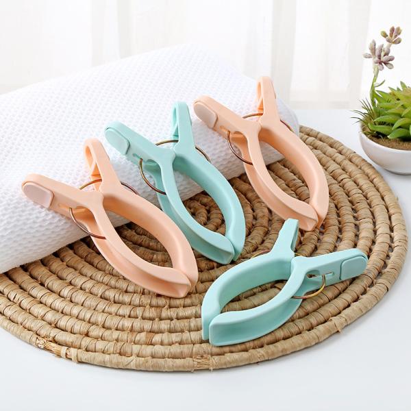 4 Pcs 1 Set Spring Peg Beach Towel Quilt Plastic Clothes Hanger Clips