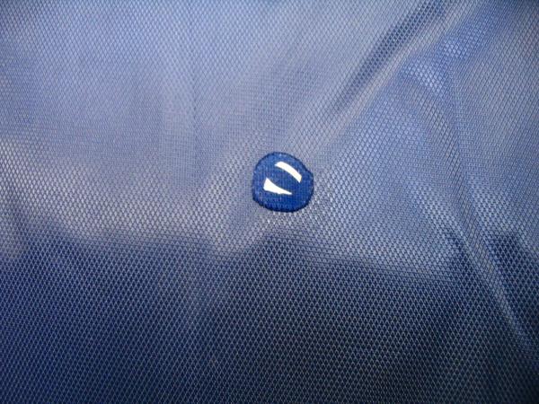 stadium seat cushion of easy-to-bring-along design