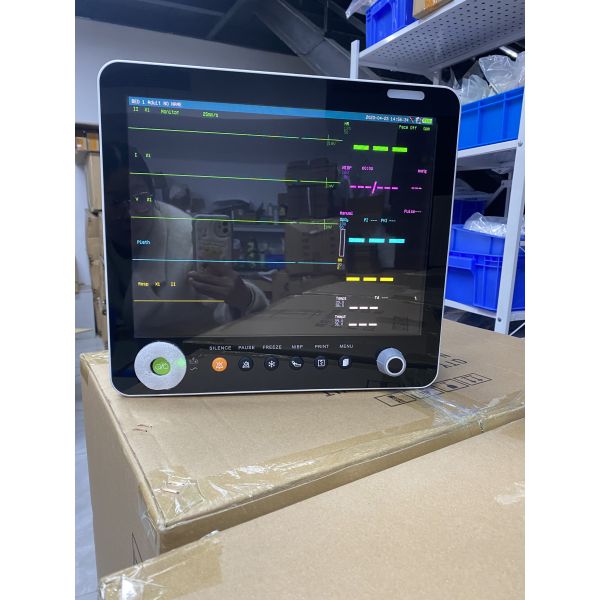15 Inch Portable Multi Parameter Patient Monitor with Optional 2 IBP 1 Year Warranty and 2 Years Shelf Life