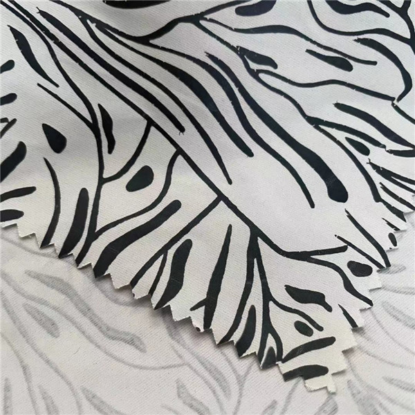 Напечатанное цифров 100 полиэстер ткани 75D 75D 120gsm пальто зимы делает 1.5M водостойким