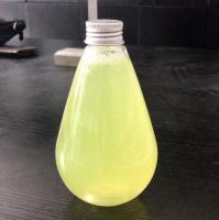 La boisson en plastique ouverte facile d'Eco met l'impression en bouteille adaptée aux besoins du client en forme de poire