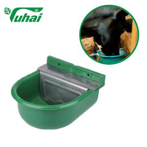Taça de água de plástico para gado para vacas e bezerros com capacidade de 0,9