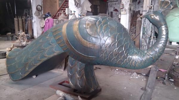 Peacock Metal Animal Sculptures Large Outdoor Garden Statues Pool Decoration