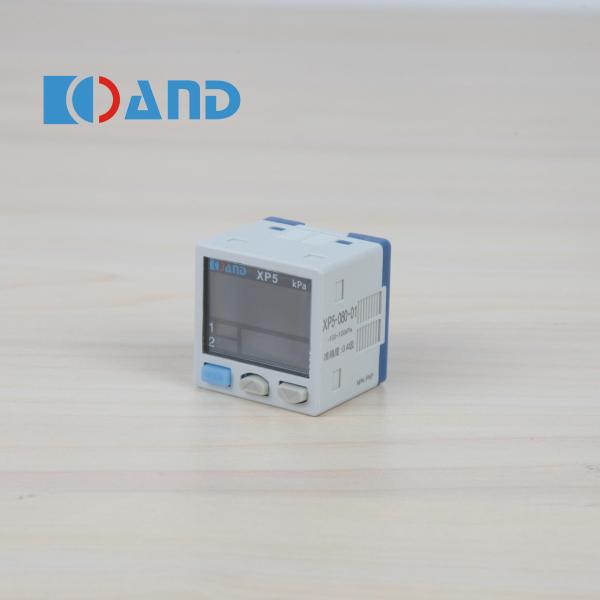 XP5 Pipe Digital Pressure Sensor High Accuracy NPN / PNP Switchable