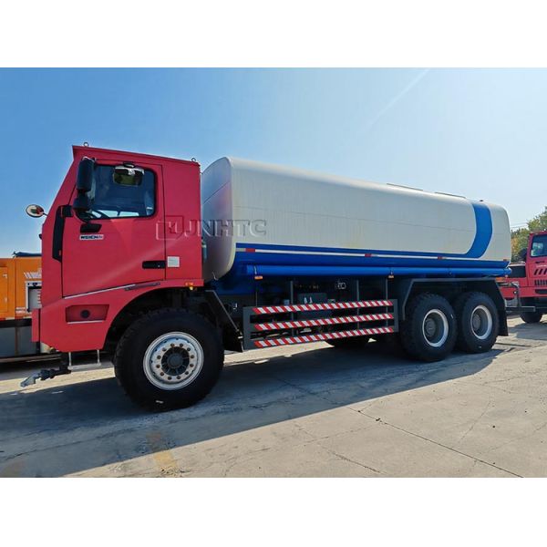 Sinotruk Howo Camión del tanque de agua 6x4 10 ruedas de China Camión del tanque de agua