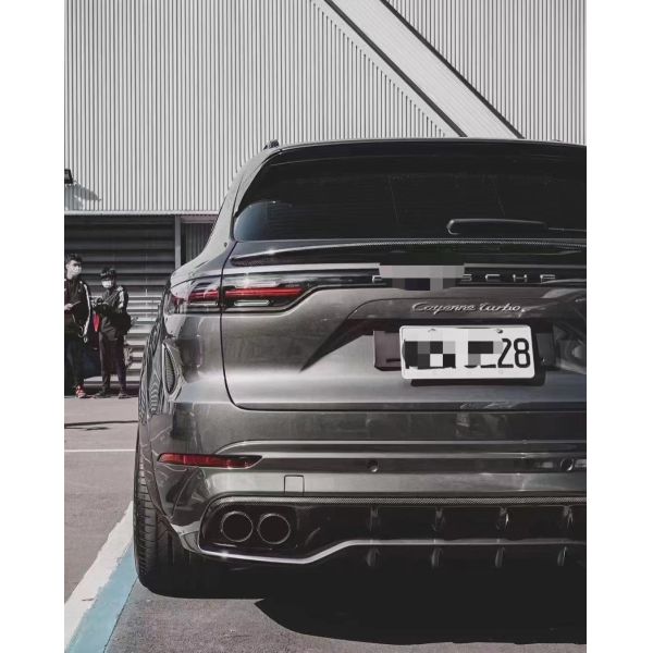 Kit de carrocería de fibra de carbono de Cayenne para Porsche Cayenne MTR Kit de carrocería de fibra de carbono seca Parachoques delanteros y traseros