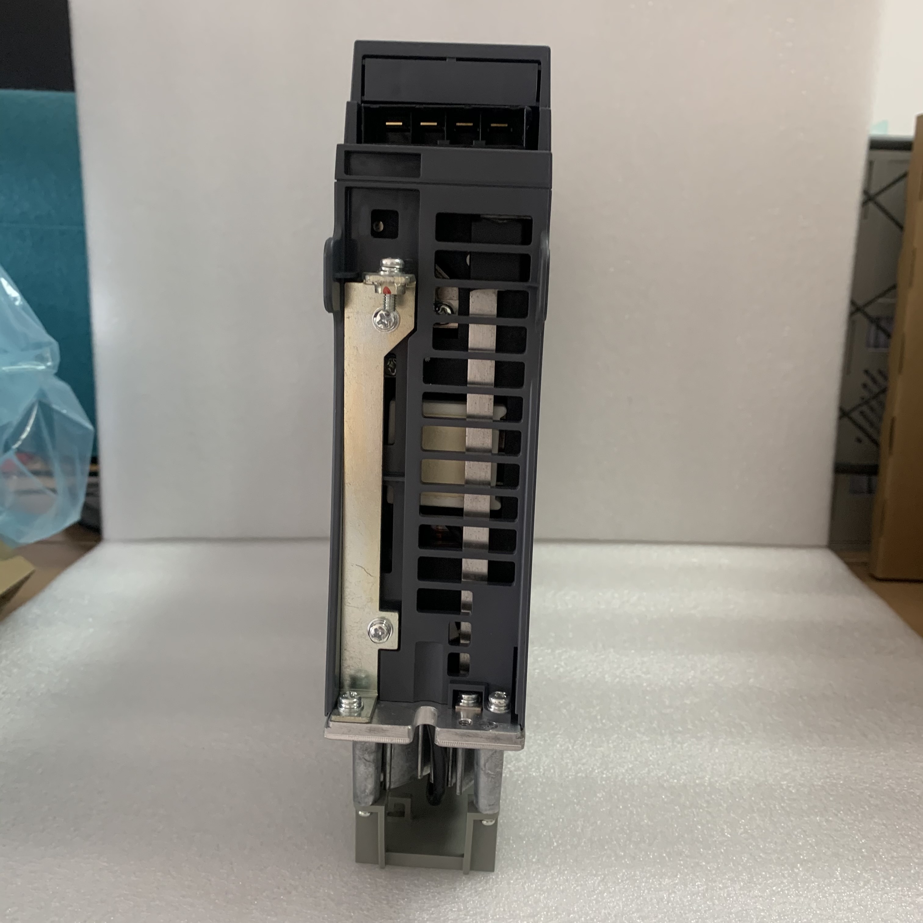 СЕРВОПРИВОД Мицубиси MDS-DH-V1-40 УПРАВЛЯЕТ 2KW 7.3A 3 ЦЕНА CNC УЧАСТКА 380-440V 50/60HZ НОВАЯ И ПЕРВОНАЧАЛЬНАЯ ХОРОШАЯ