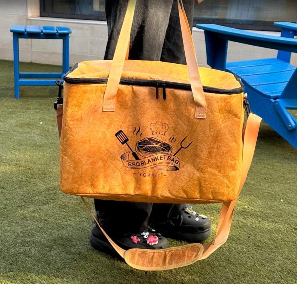 Wholesale Customized Size Sturdy Waterproof Insulated Cooler Bag With Handle Resistant To Wear Tear Custom Logo Letter Pattern