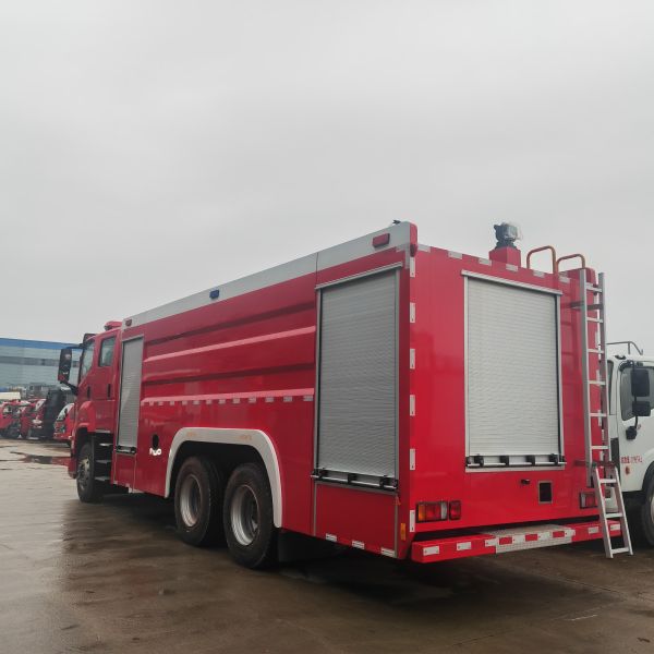 ISUZU Giga Fire Truck Engine firetruck Tender Foam Fire Fighting Rescue Vehicles